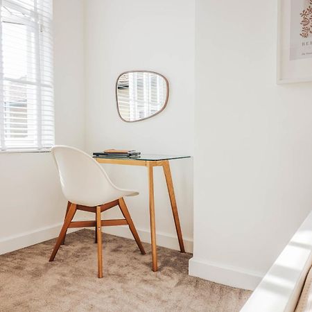 Principality View Apartment Two, By Solace Stays Cardiff Exterior foto